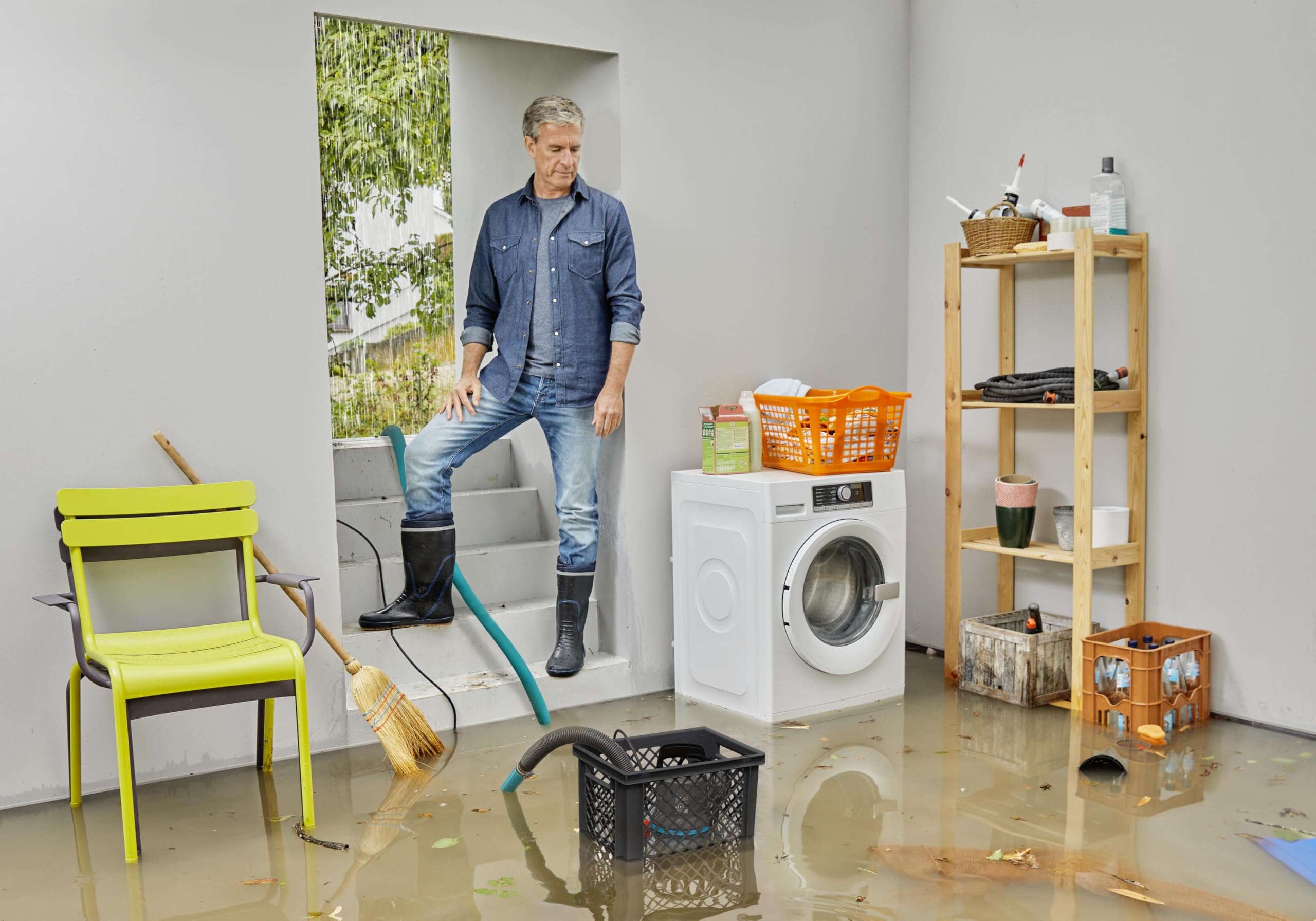 gardena-hochwasser-set-9000-9041-20-tauchpumpe-9000-l-h-mit-filterbox-und-schlau image 2
