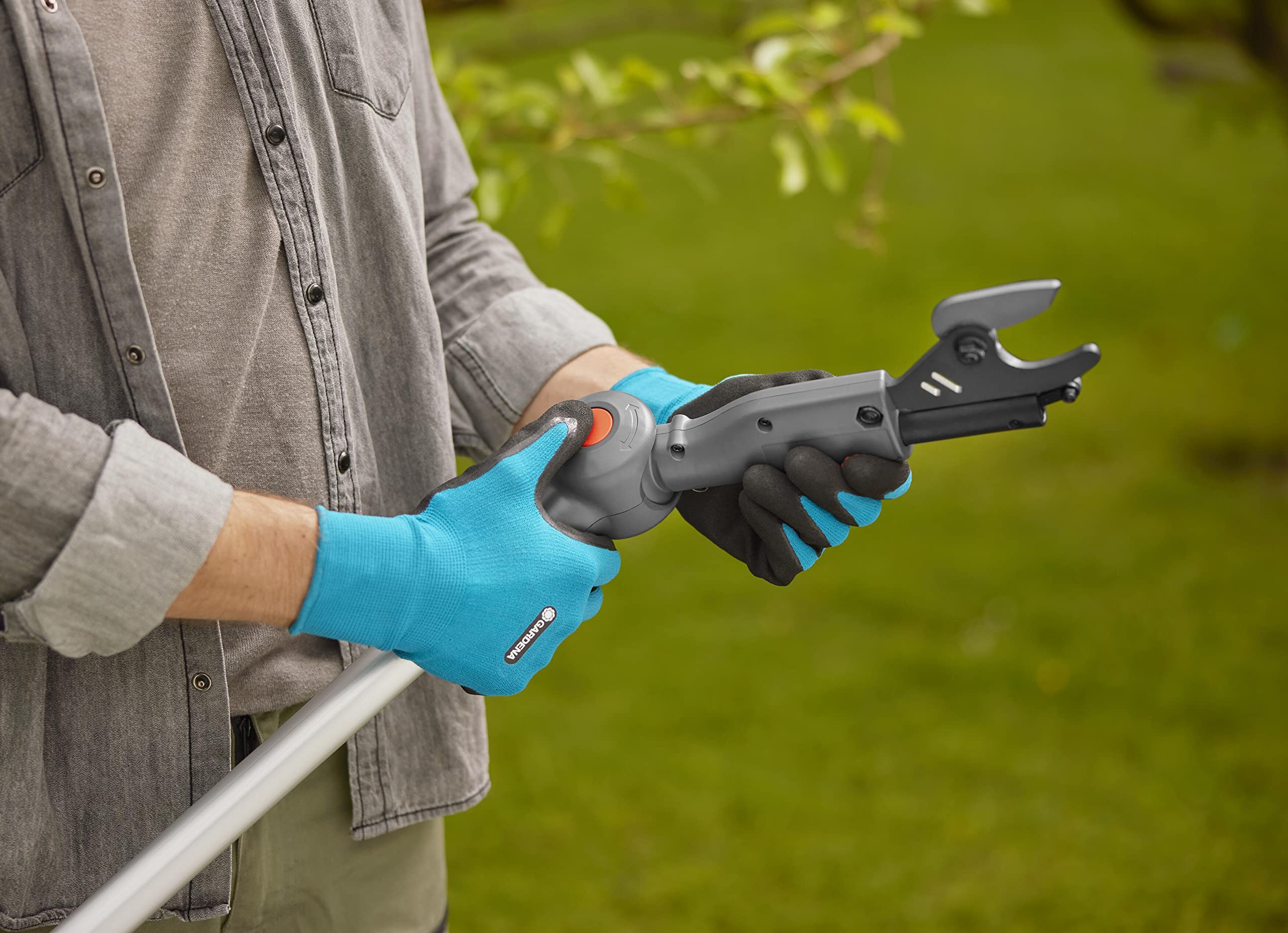 gardena-akku-teleskop-baumschere-highcut-360-18v-p4a-ready-to-use-set-14776-20 image 2