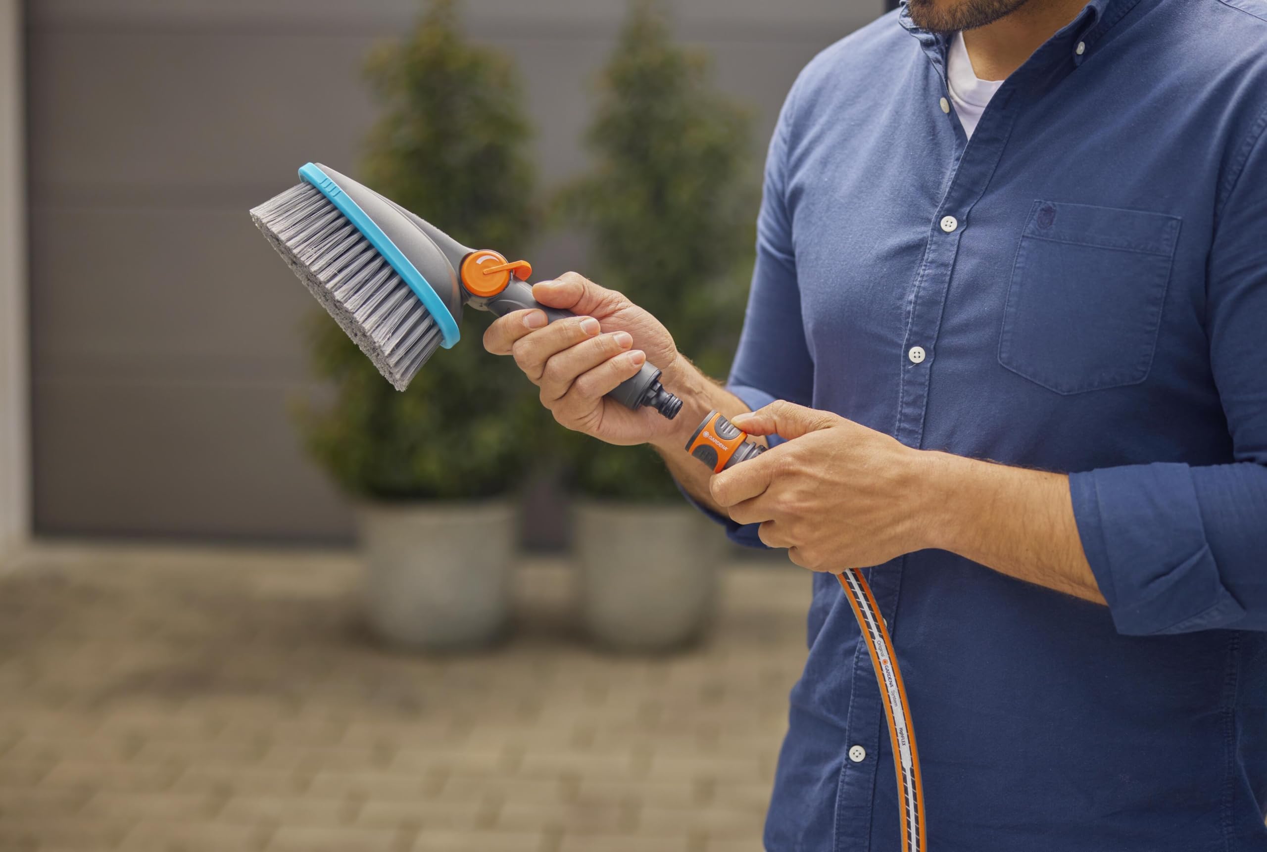 gardena-cleansystem-handb-rste-m-soft-18842-20-reinigungsb-rste-mit-schlauchansc image 3