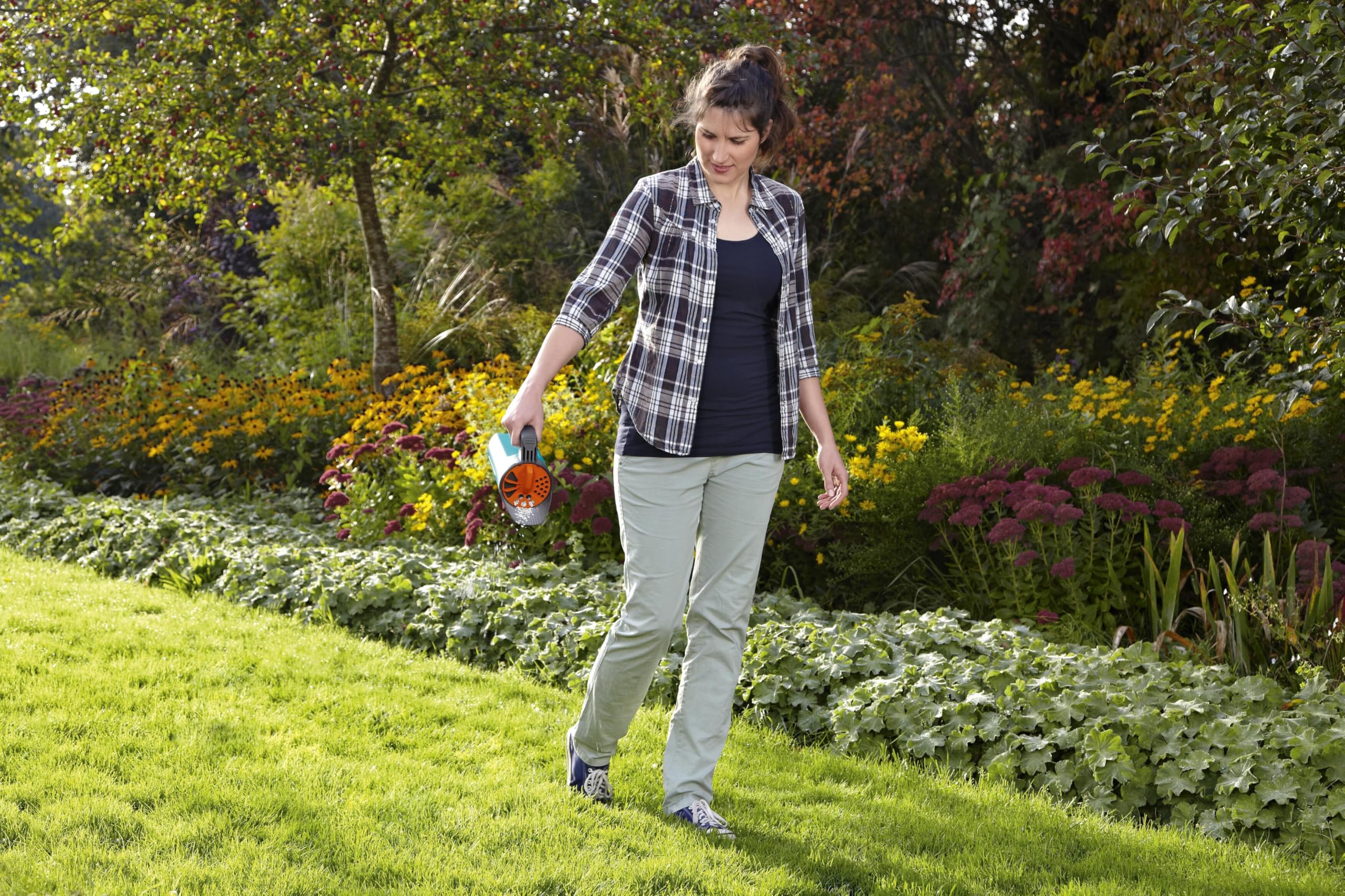 gardena-kleinstreuer-s-3255-20-handstreuer-f-r-salz-d-nger-saatgut image 3