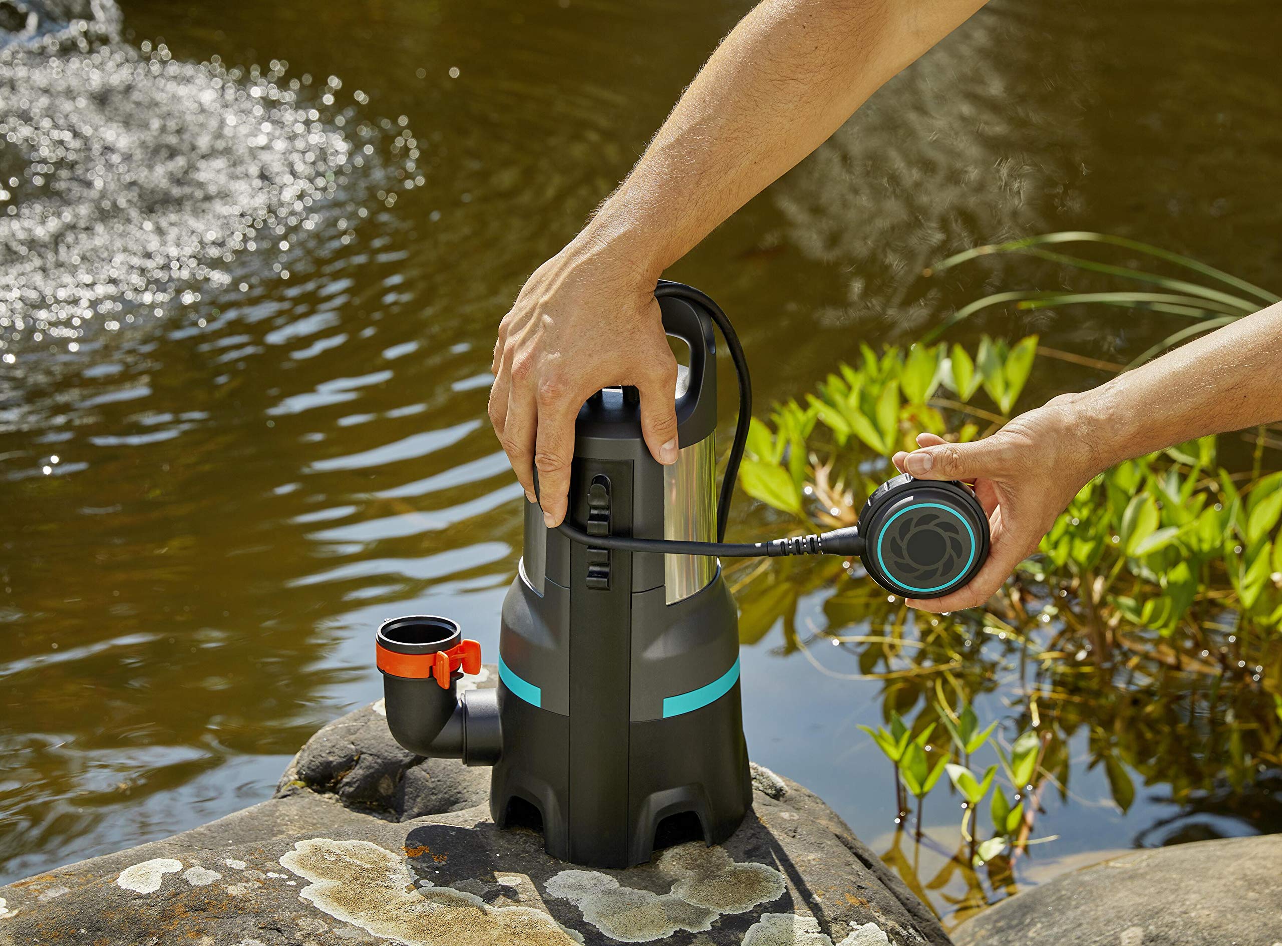 gardena-schmutzwasser-tauchpumpe-25000-9046-20-25-000-l-h-1-100-w image 8
