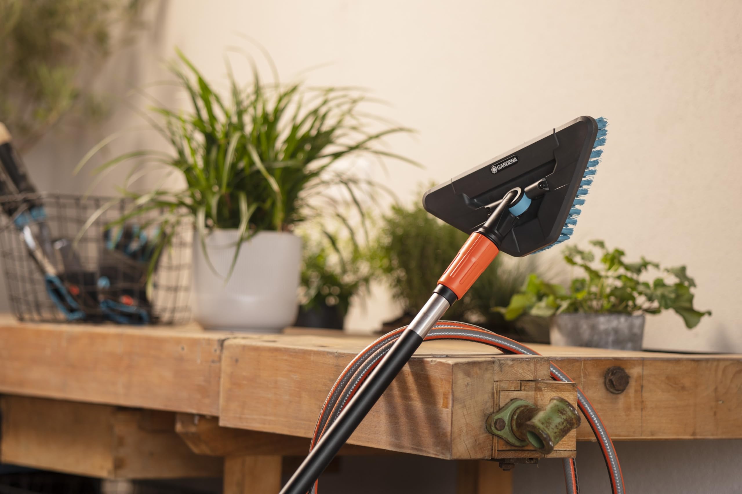 gardena-18800-20-cleansystem-stiel-s-90-cm-wasserf-hrender-reinigungsstiel image 4