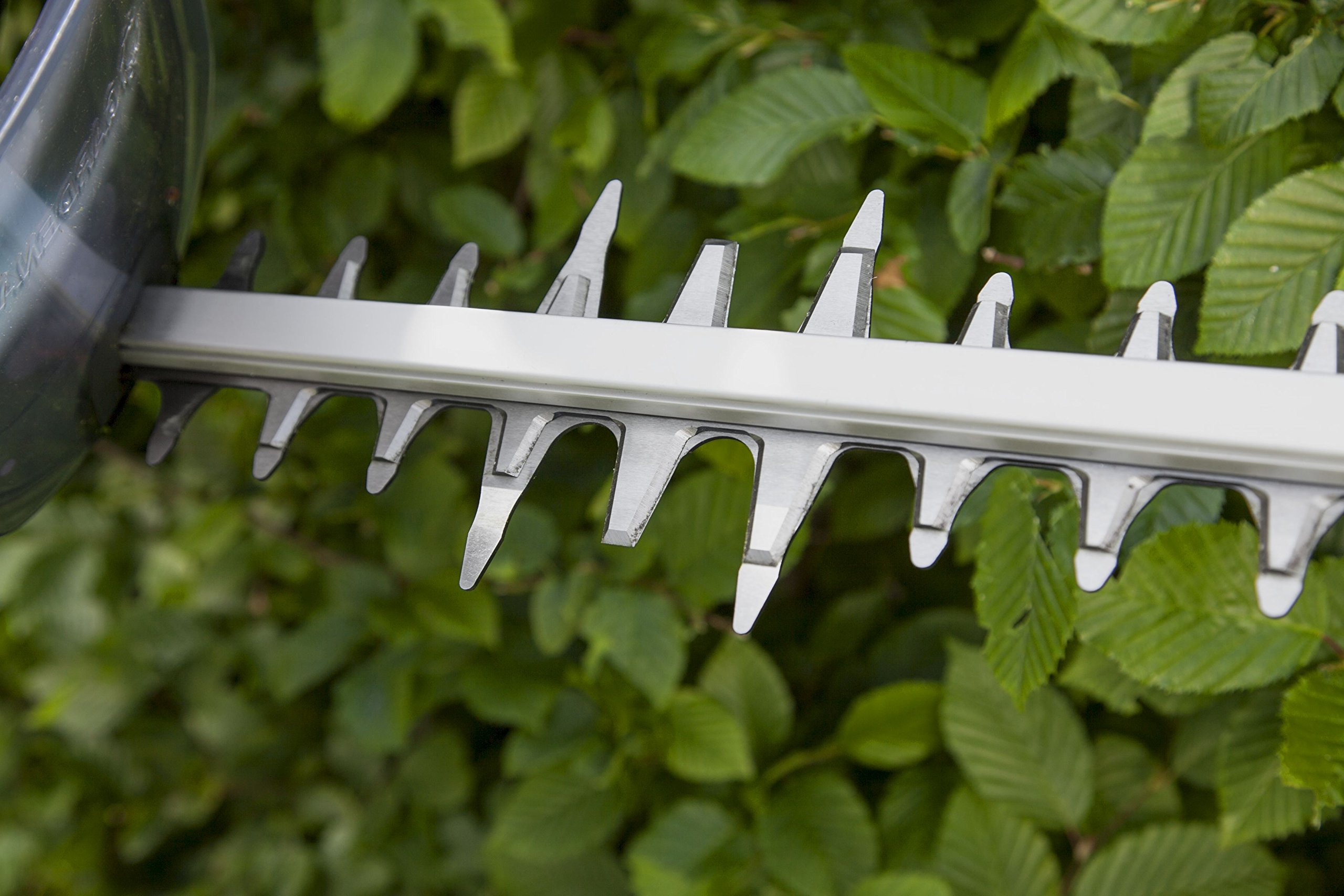 gardena-elektro-heckenschere-powercut-700-65-9835-20-700-w-65-cm-messer-27-mm-ff image 5