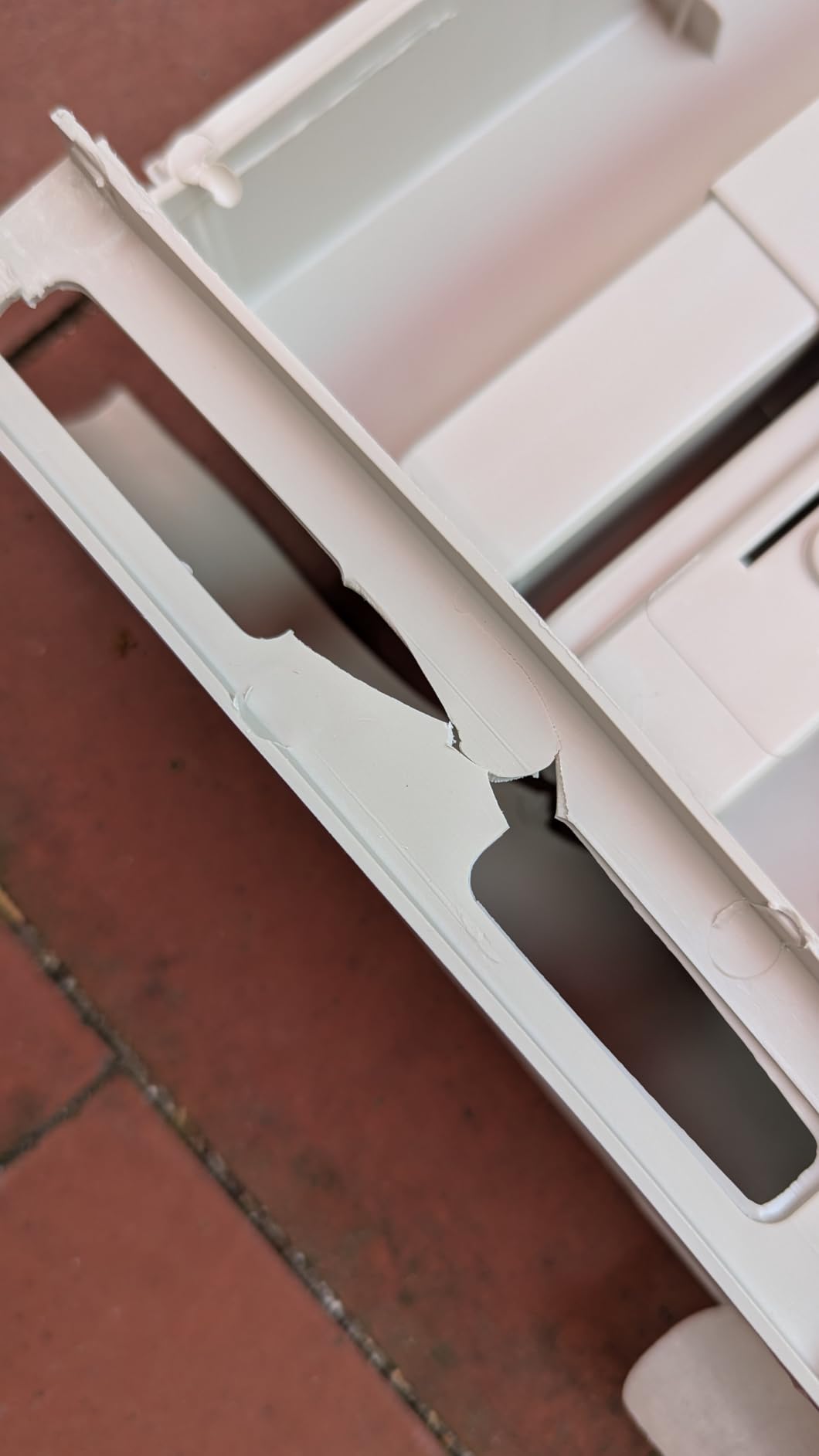 Praktischer Besenschrank