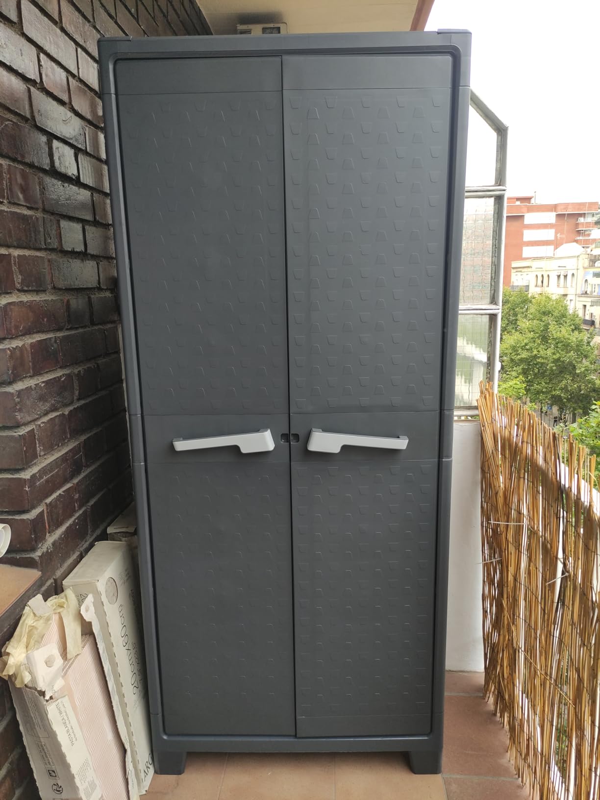 Perfekter Ordnungshüter für Garage und Terrasse