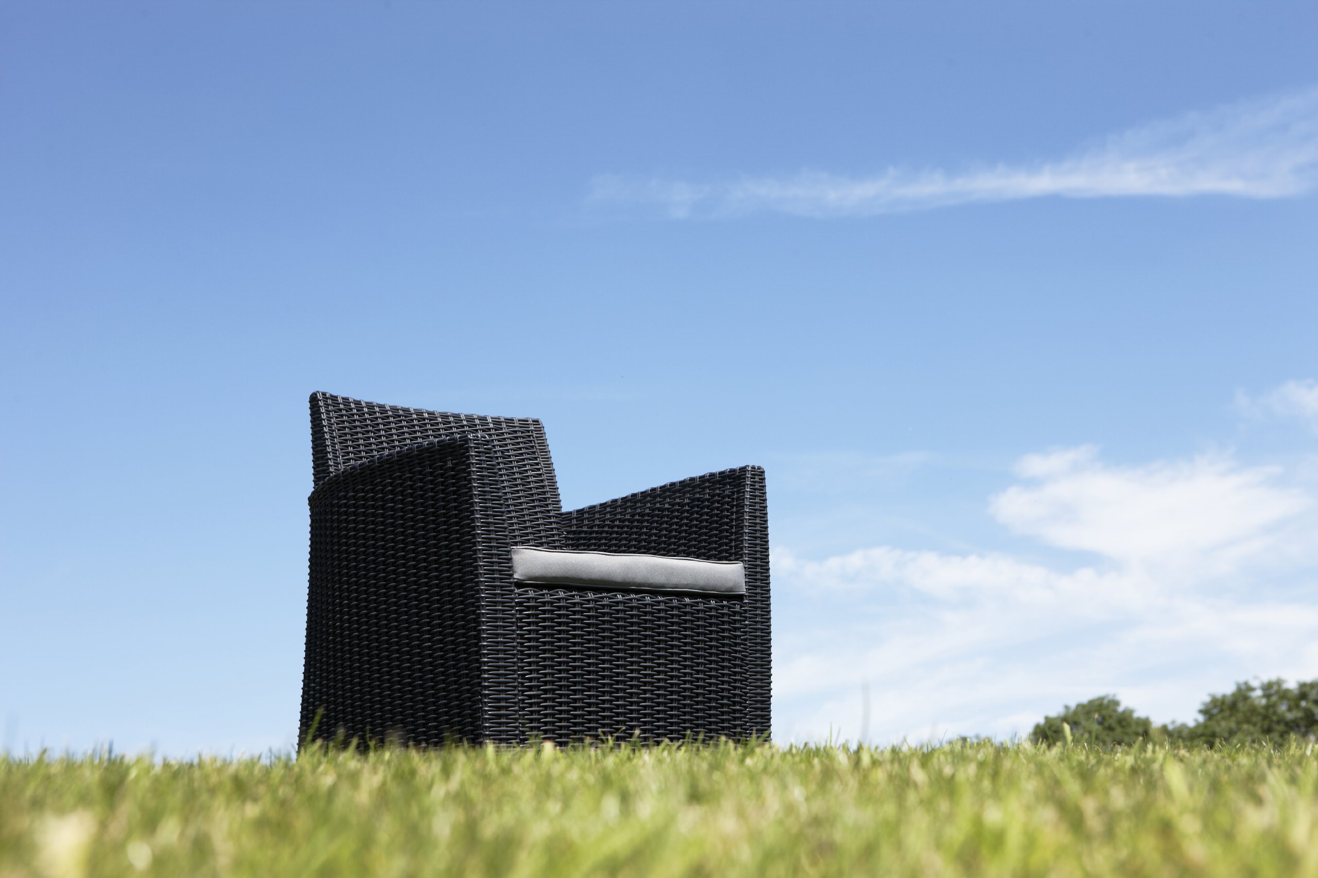 allibert-corona-lounge-set-mit-kissenbox-tisch-4-teilig-rattanoptik-graphit image 4