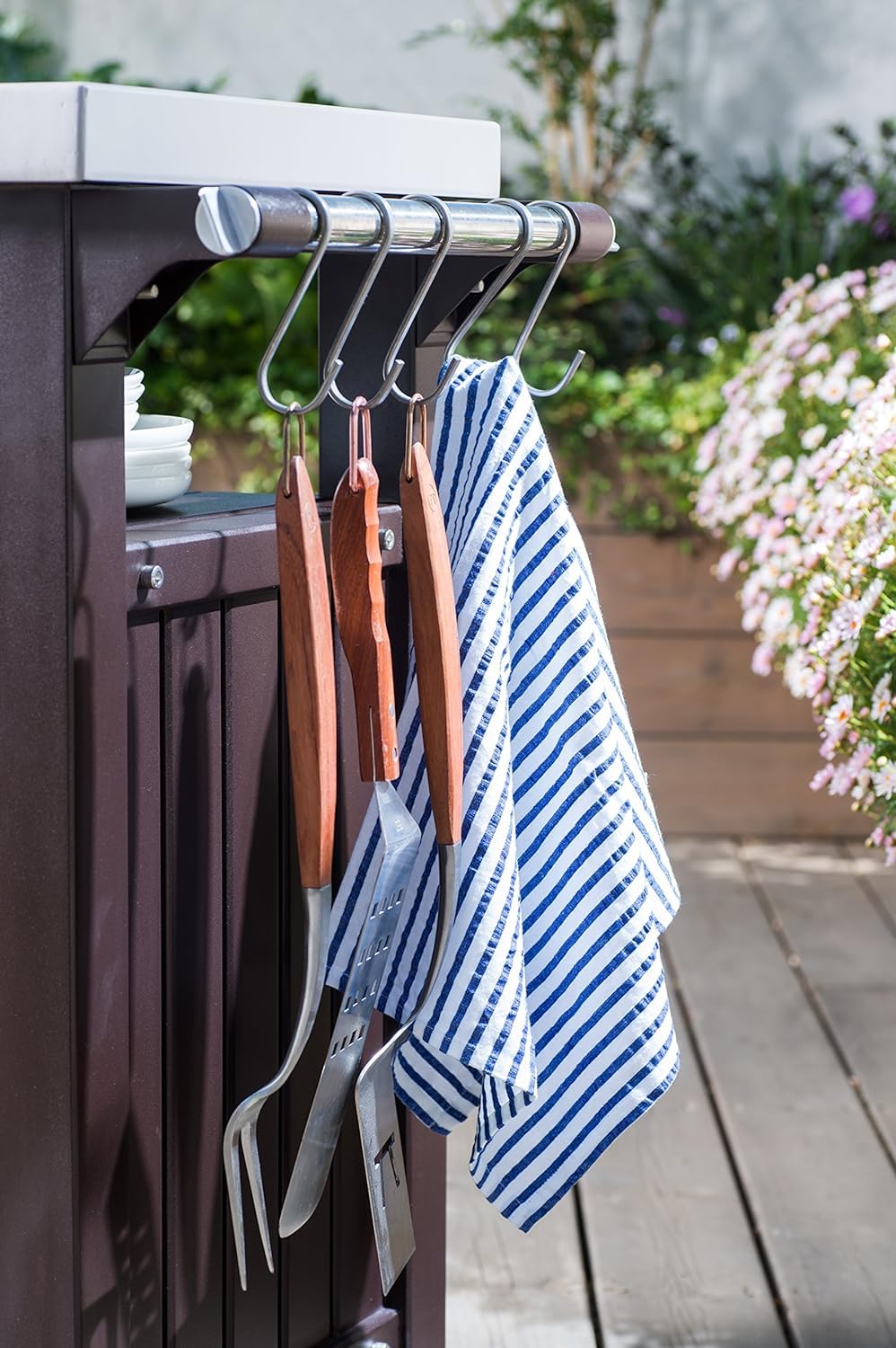keter-unity-bbq-beistelltisch-70-x-54-x-90-cm-braun-mit-edelstahlplatte image 4