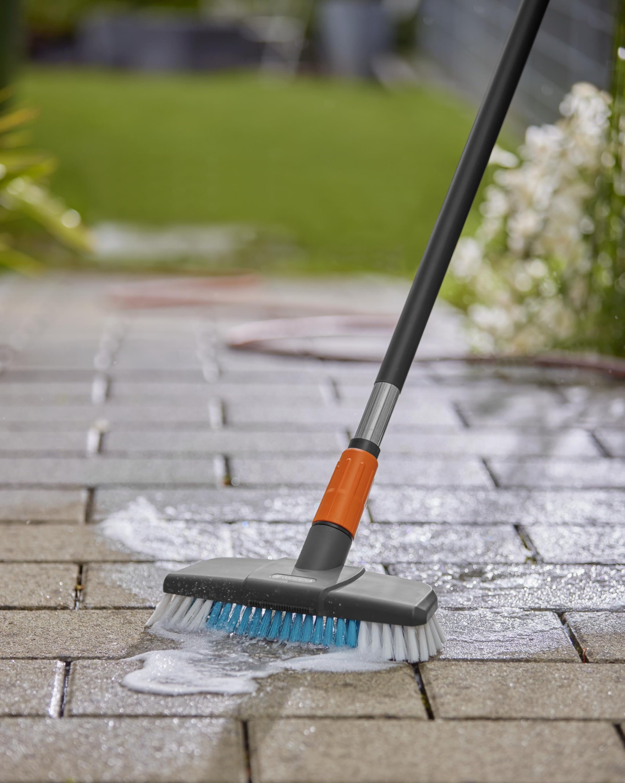 gardena-cleansystem-stielb-rste-hard-18816-20-harte-b-rste-mit-kratzkante-f-r-un image 3