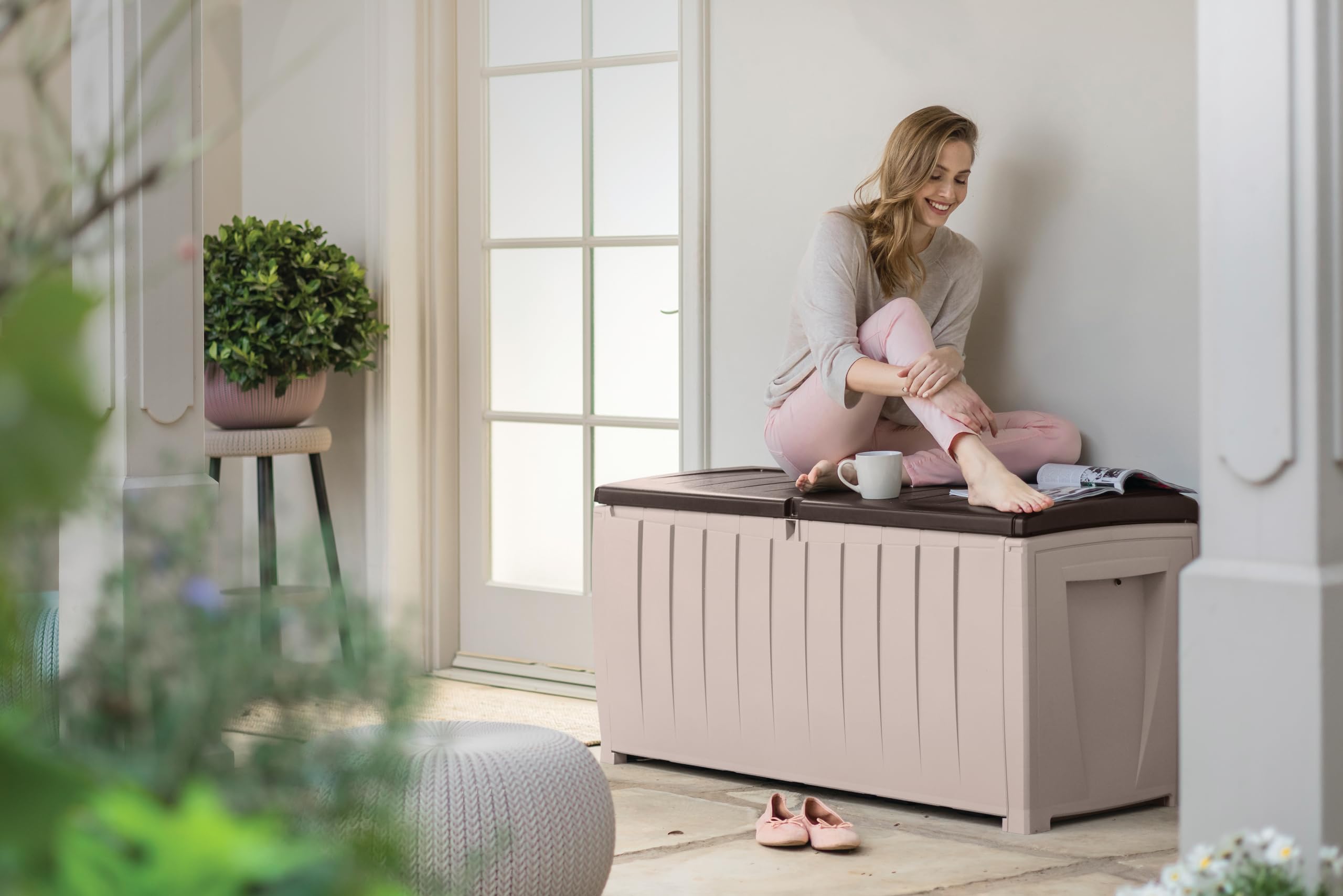 keter-kissenbox-novel-340-l-125-x-55-x-63-cm-beige-braun image 5