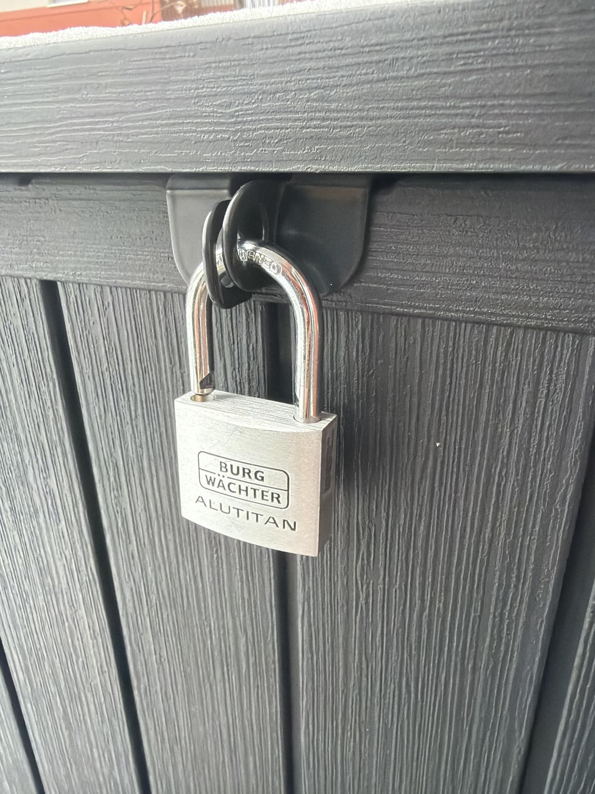 Gut, aber Deckel klemmt etwas